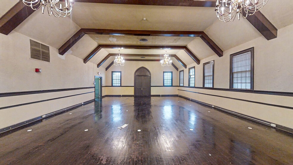 More Photos Of 1015 13th St, Columbus General Retail For Sale