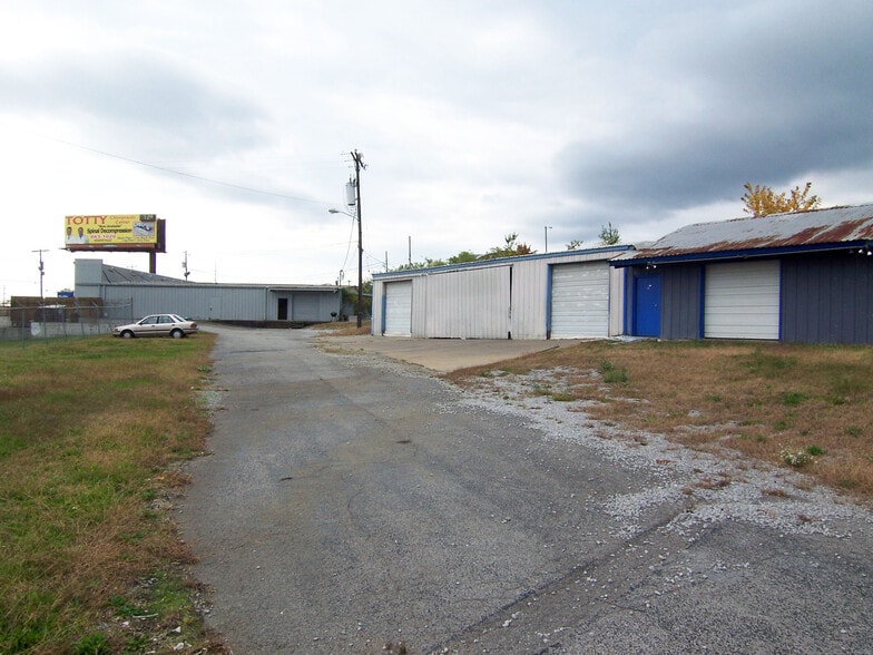 More Photos Of 4040 Lebanon Pike, Hermitage Freestanding For Lease