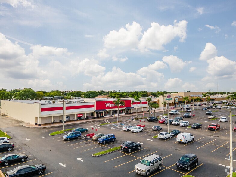 More Photos Of 850-980 Ives Dairy Rd, Miami Storefront For Lease