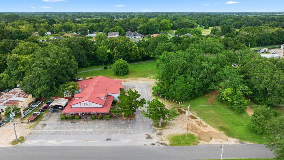 More Photos Of 22288 Pine St, Robertsdale Restaurant For Sale