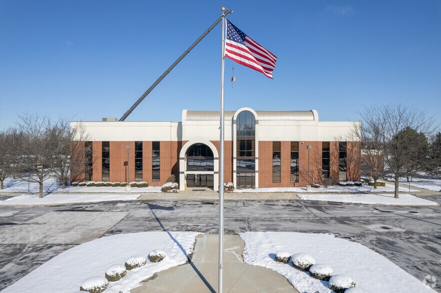 More Photos Of 1740 Indian Wood Cir, Maumee Research And Development For Lease