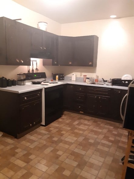 More Photos Of 2102 S Lehigh Ave, Whitehall Apartments For Sale