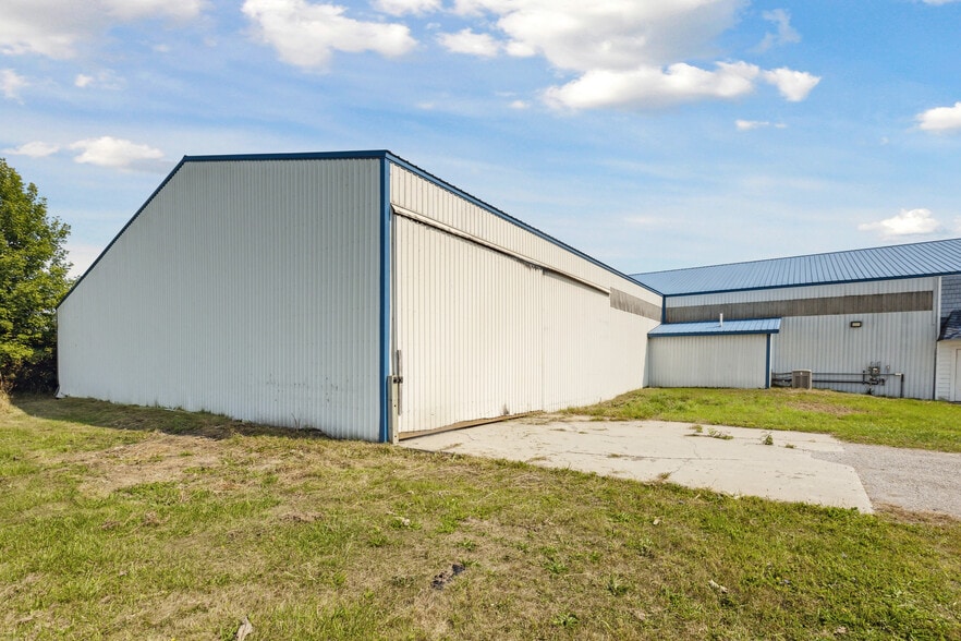 More Photos Of 683 River Rd, Bay City Manufacturing For Sale