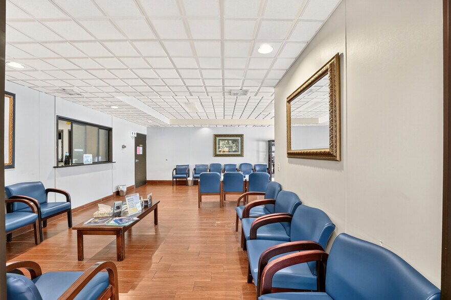 More Photos Of 6717 NW 11th Pl, Gainesville Medical For Lease
