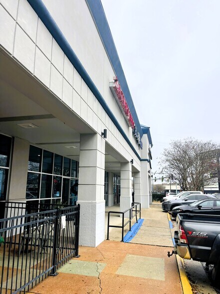 More Photos Of 5810 Main St, Zachary Unknown For Lease