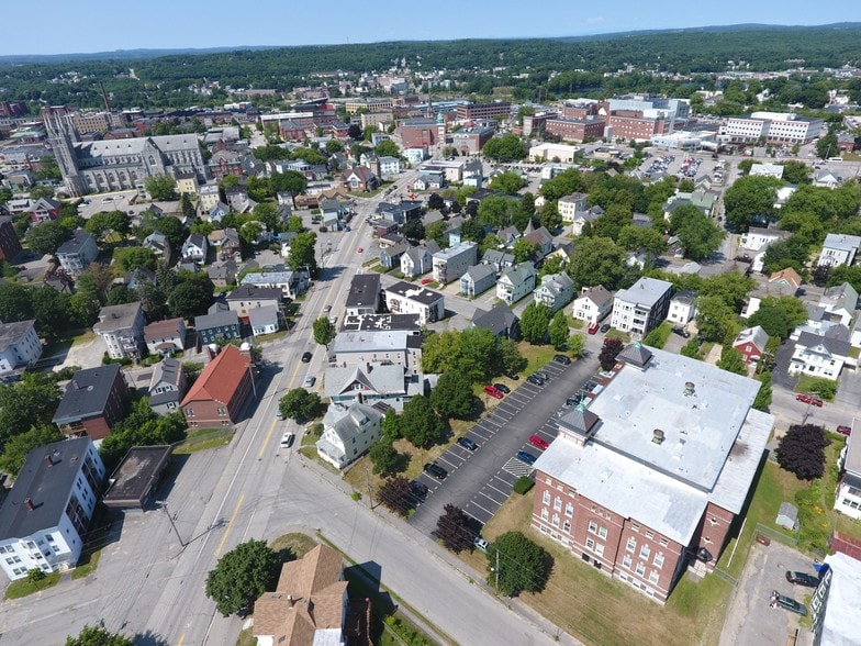 More Photos Of 19 Wood St, Lewiston Apartments For Sale