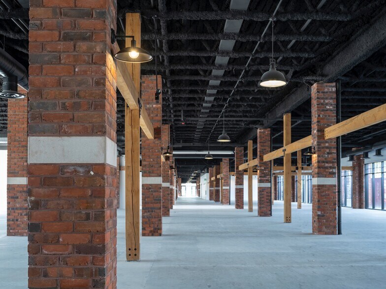 More Photos Of 2650 St Clair Av W, Toronto Freestanding For Sale