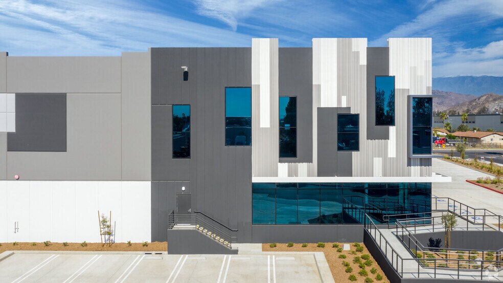 More Photos Of 14074 Rancho Ct, Fontana Warehouse For Lease