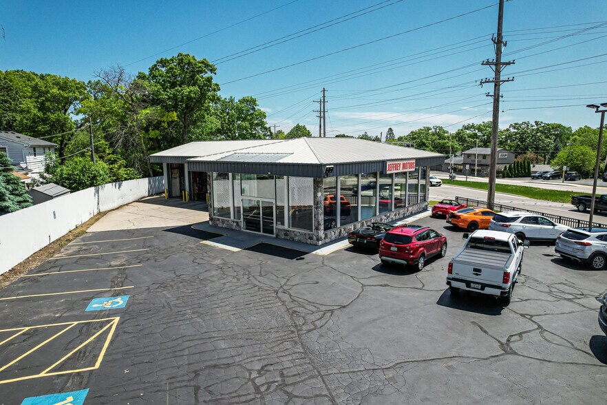 Primary Photo Of 5110 75th St, Kenosha Auto Dealership For Sale