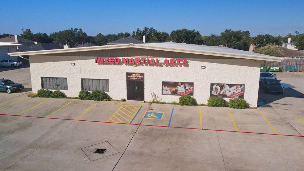 More Photos Of 10111 Grant Rd, Houston Warehouse For Lease