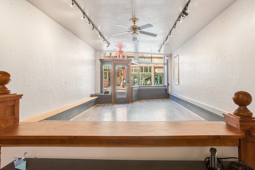 More Photos Of 40 Main St, Bisbee General Retail For Sale