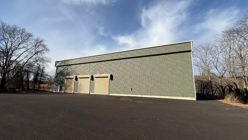 More Photos Of 2651 PA-412, Coopersburg Warehouse For Lease
