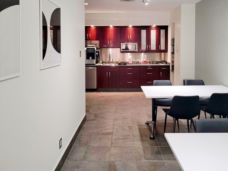 More Photos Of 111 2 Ave S, Saskatoon Coworking Space