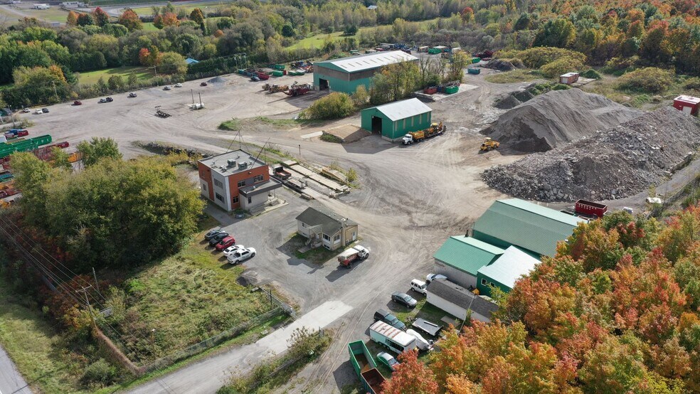 More Photos Of 750 Grand Rang Saint-François, Saint-pie Industrial For Sale