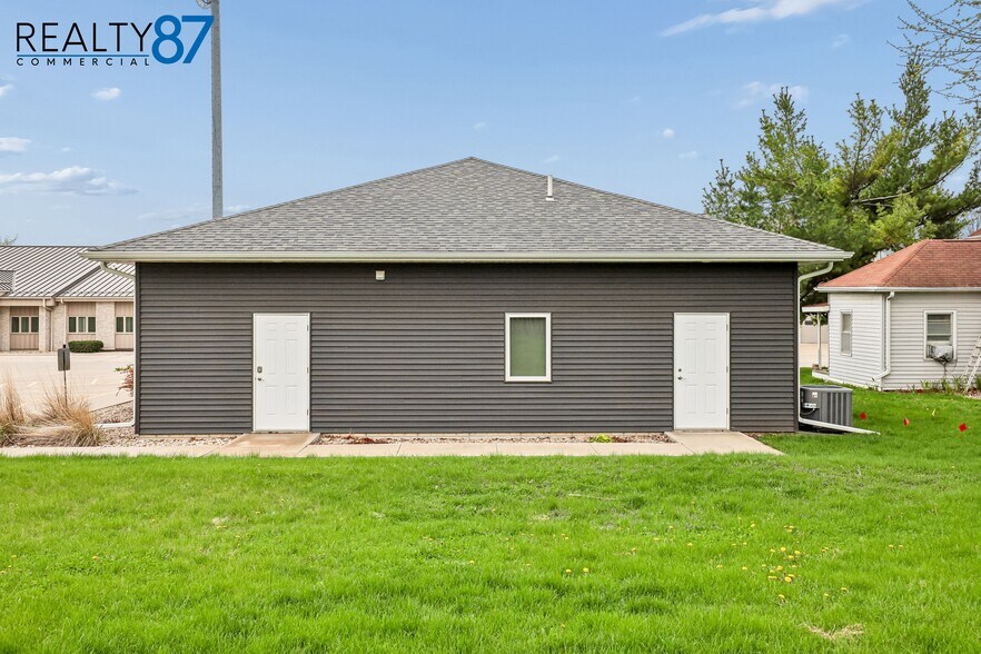 More Photos Of 131 Main St, Hills Office For Sale