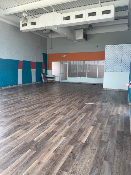 More Photos Of 5950 S Highway 94, Weldon Spring Freestanding For Lease