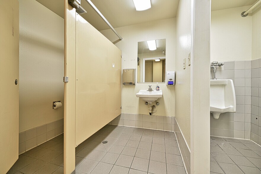 More Photos Of 1744 Forrest Way, Carson City Manufacturing For Sale