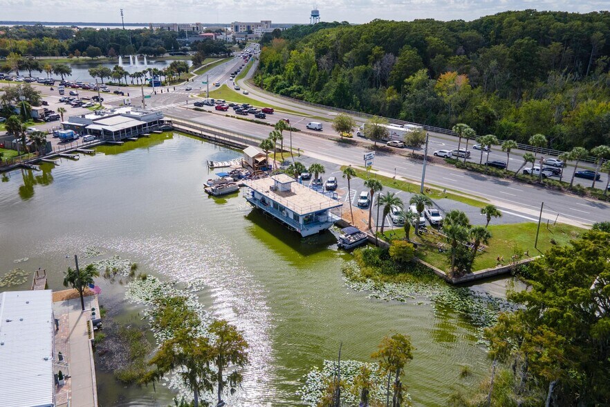 More Photos Of 1006 W Burleigh Blvd, Tavares General Retail For Sale