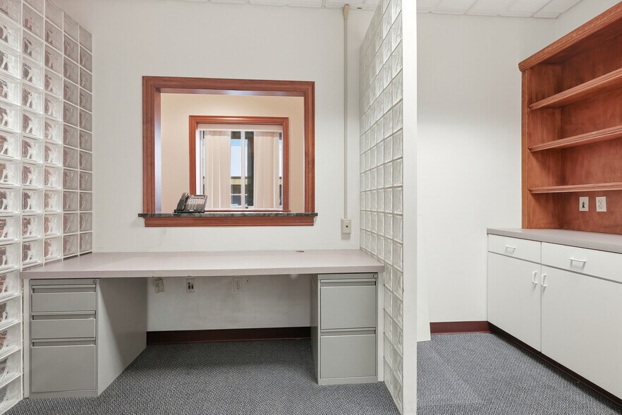 More Photos Of 381 N 9th Ave, Scranton Medical For Sale