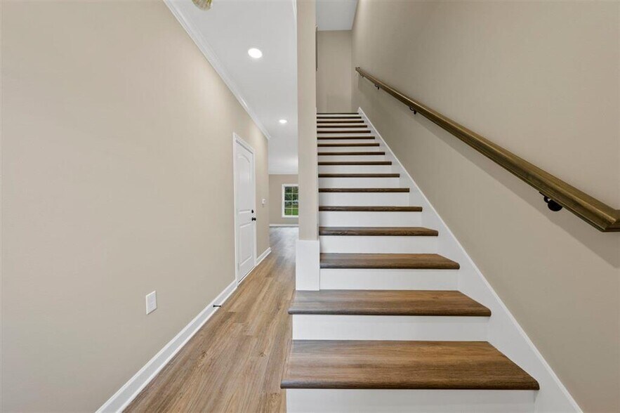 More Photos Of 721 Plano Rd, Bowling Green Apartments For Sale