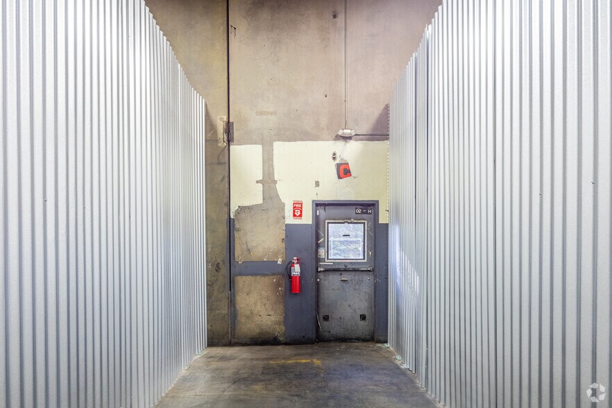 More Photos Of 6035 NE 92nd Dr, Portland Warehouse For Lease