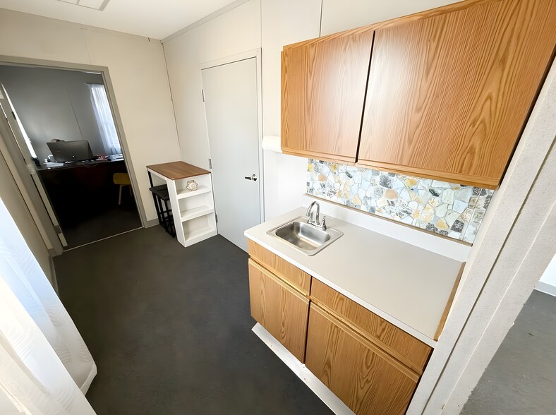 More Photos Of 1400 Green Ln, Philadelphia Land For Lease