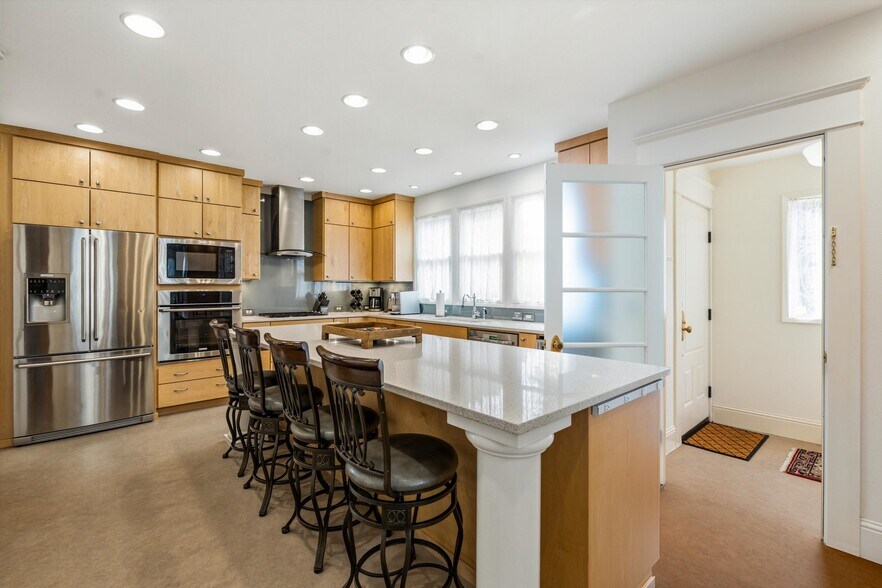 More Photos Of 340 NW 7th St, Corvallis Office Residential For Sale