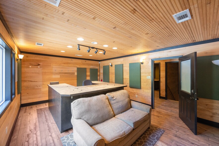 More Photos Of 215 Baker Rd, Huntingdon Lodge Meeting Hall For Sale