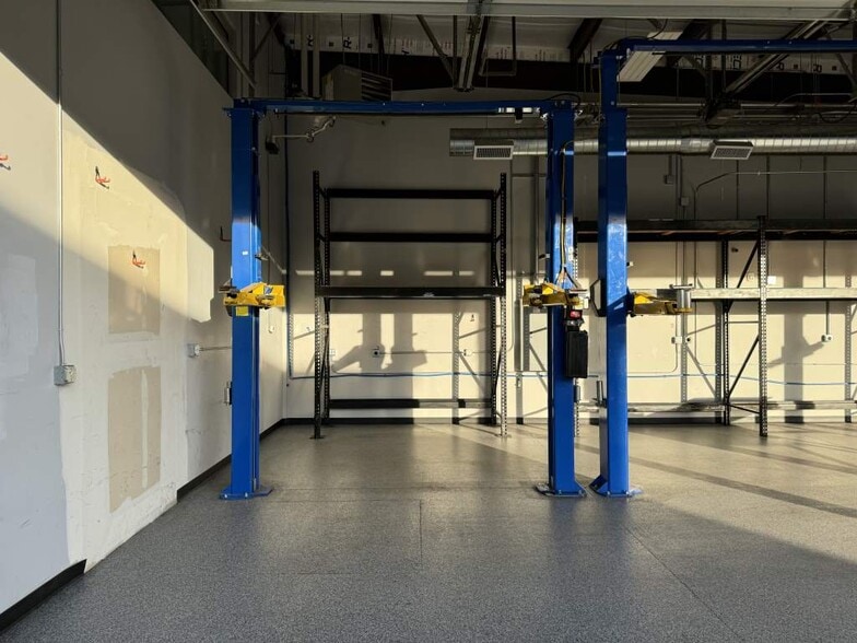 More Photos Of 3000 Airport Dr, Erie Light Manufacturing For Sale