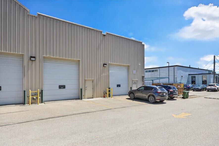 More Photos Of 5700 1st St SW, Calgary Warehouse For Sale