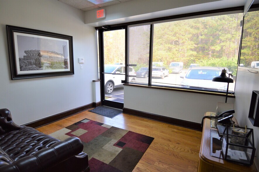 More Photos Of 3250 Green Park Cir, Charlotte Warehouse For Lease