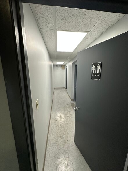 More Photos Of 6915 Urbana Rd, Springfield Warehouse For Lease