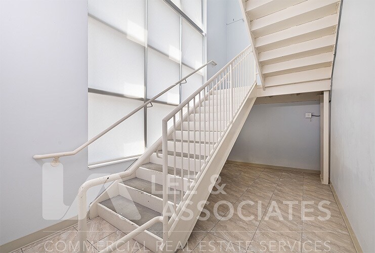 More Photos Of 685 S Ronald Reagan Blvd, Longwood Flex For Sale