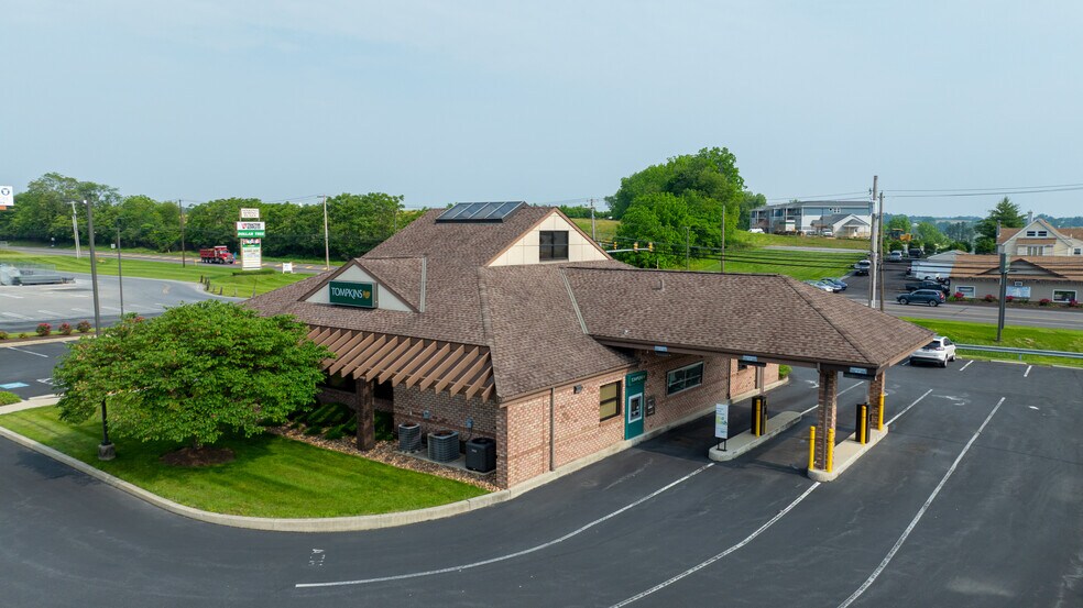 More Photos Of 4710 Penn Ave, Sinking Spring Freestanding For Lease