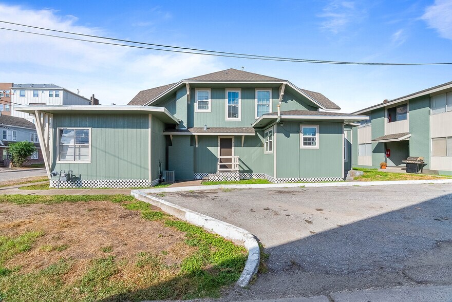 Primary Photo Of 800-802 Hancock Ave, Corpus Christi Apartments For Sale