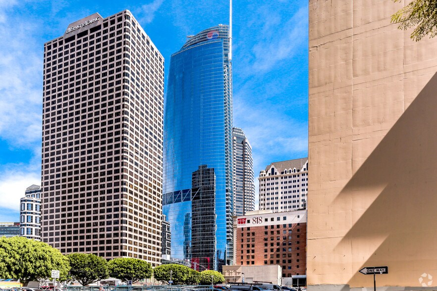 More Photos Of 900 Wilshire Blvd, Los Angeles Office For Lease