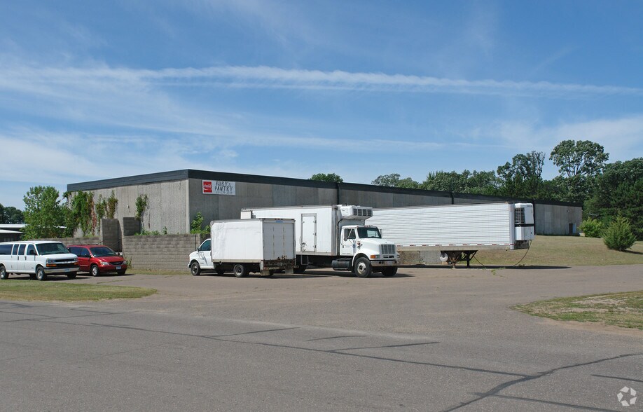 More Photos Of 39404 Grand Ave, North Branch Warehouse For Sale