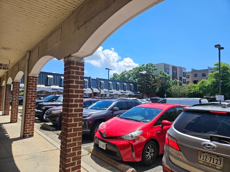 More Photos Of 50 S Pickett St, Alexandria Medical For Sale