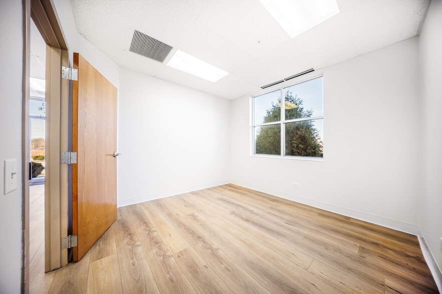 More Photos Of 1221 Commerce Dr, Crete Warehouse For Lease