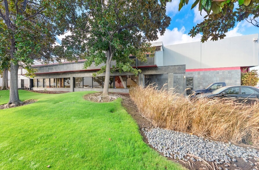 More Photos Of 1752 Langley Ave, Irvine Light Manufacturing For Lease