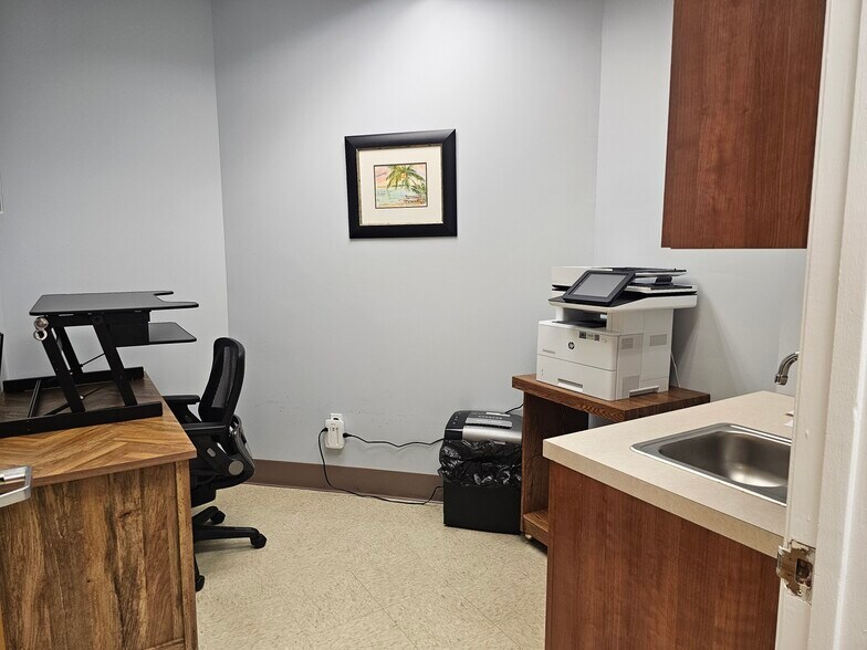 More Photos Of 500 Montauk Hwy, West Islip Medical For Lease