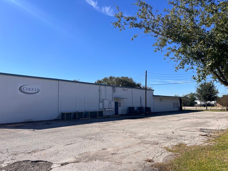 More Photos Of 626 N 16th St, La Porte Warehouse For Sale