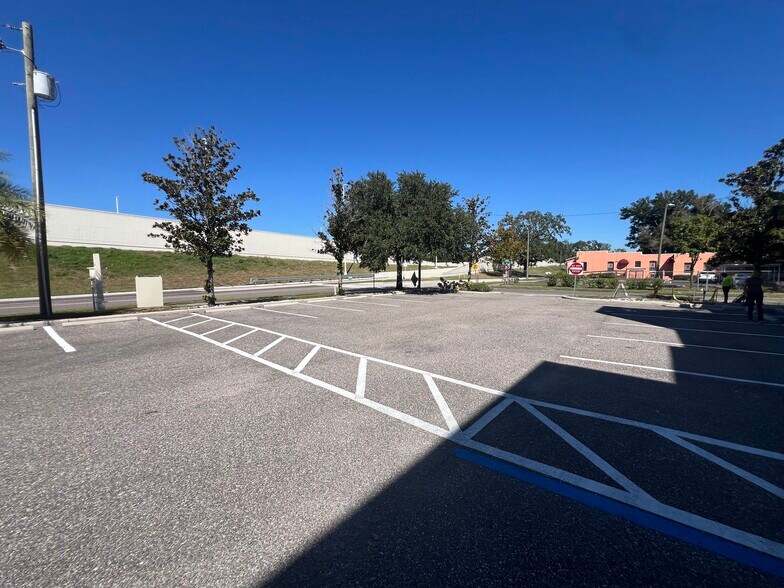 More Photos Of 3402 W Baker St, Plant City Supermarket For Sale