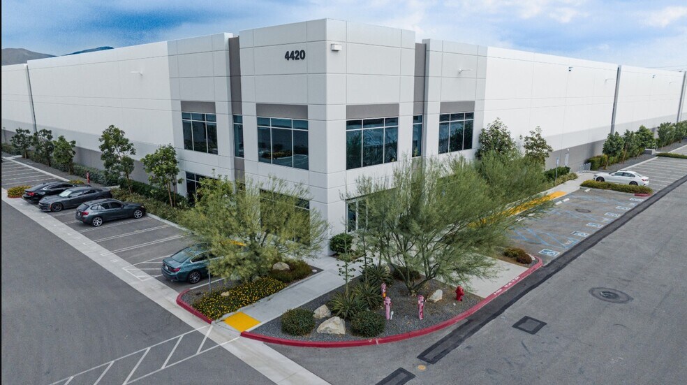 More Photos Of 4420 Serrano Dr, Jurupa Valley Manufacturing For Lease