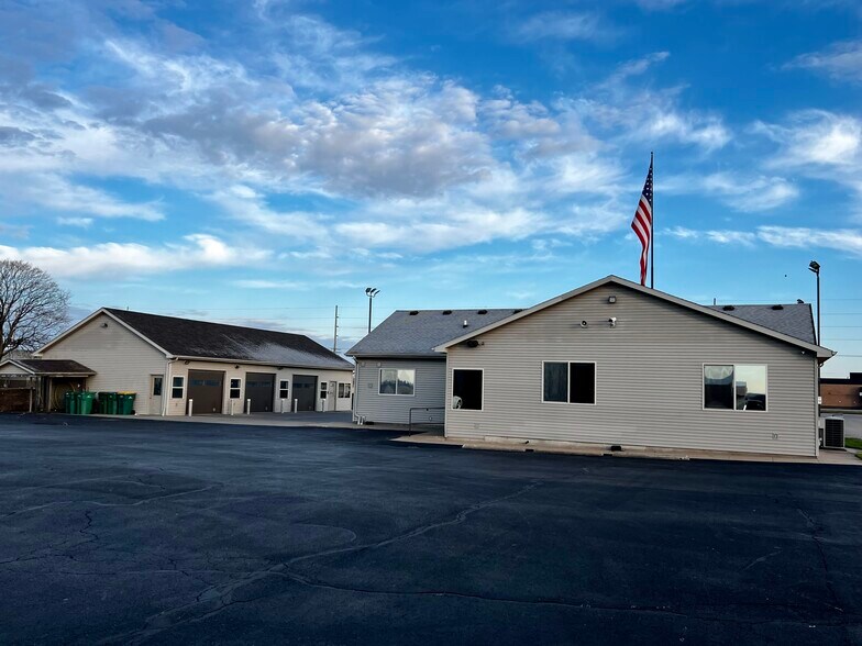 More Photos Of 1719 E Jackson St, Macomb Auto Dealership For Sale