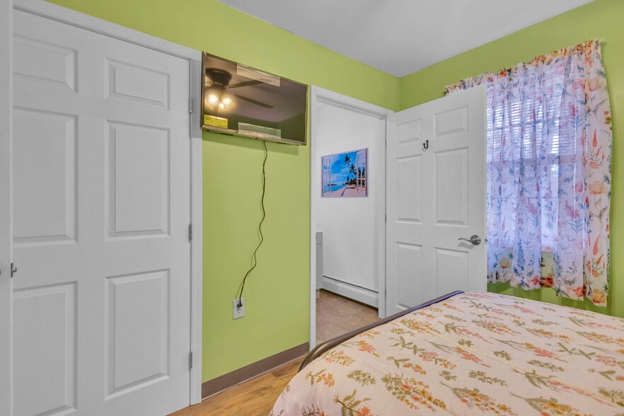 More Photos Of 106 Carr St, Nicholson Assisted Living For Sale