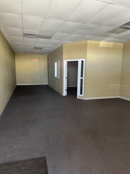More Photos Of 14700-14738 S Cicero Ave, Midlothian Unknown For Lease