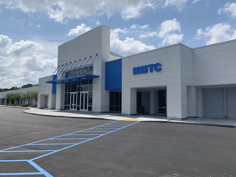 More Photos Of 8085 Rivers Ave, North Charleston Office For Lease