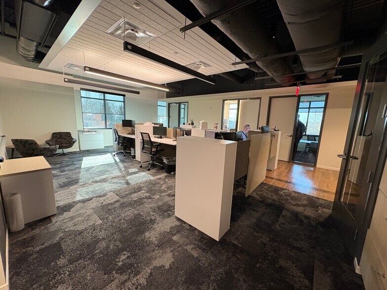 More Photos Of 3900 McCarty Ln, Lafayette Office For Sale