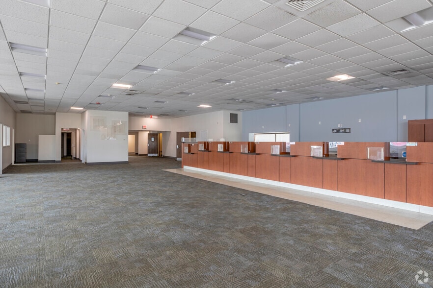 More Photos Of 6650 Cermak Rd, Berwyn Bank For Sale